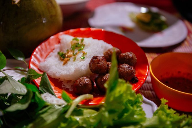 The 10 Tastings of Siem Reap With Locals: Private Street Food Tour - Kandal Village and the flavors of fish and fried cake