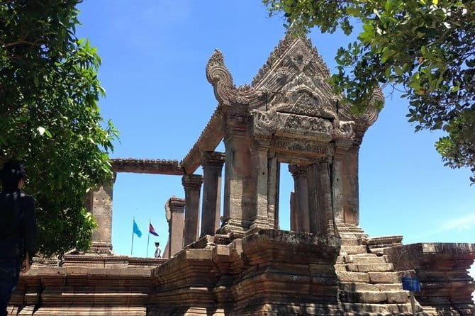 The Cambodian Circus Show and Pub Street Night Market - The nonprofit connection adds value
