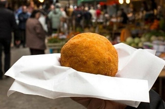 The Complete Street Food Walking Tour - History & Tasty Bites in Palermo - Pani ca meusa, Palermo’s boldest bite