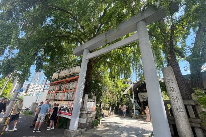 Tokyo:Enjoy street food & Japanese food culture at Tsukiji Market - Choosing lunch at Tsukiji Uogashi