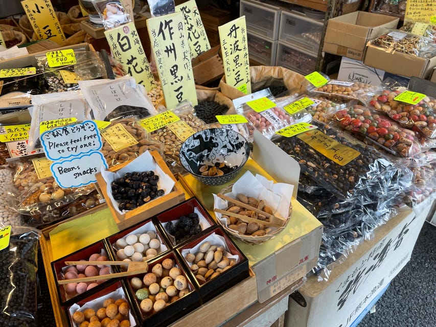 Tokyo: Explore Authentic Japanese Food Culture at Tsukiji - The guide can make or break this market walk