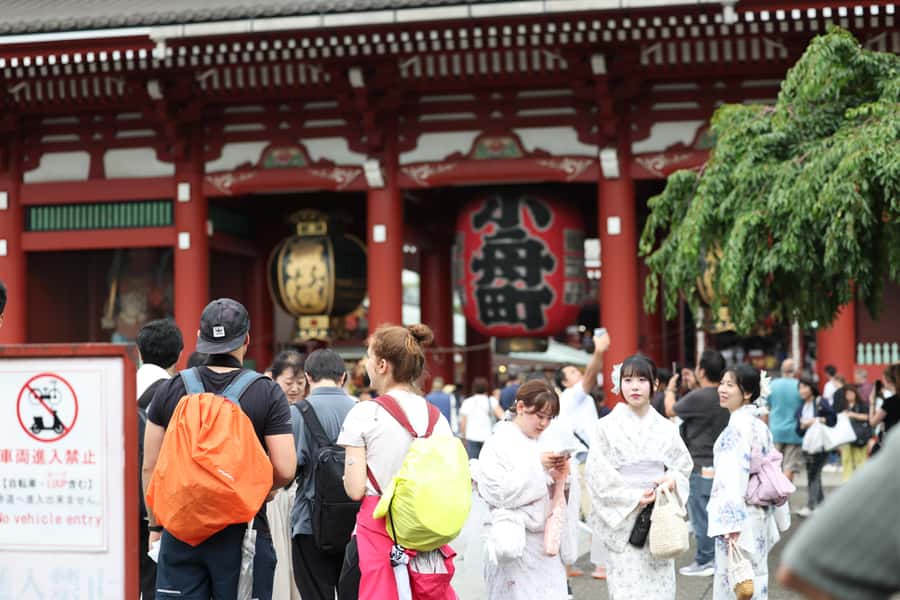 Tokyo: Sensoji Temple & Street Food: Private Tour with guide - Why Asakusa makes a good first Tokyo walking tour