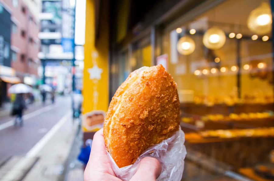 Tokyo: Togoshi Ginza Street Food Tour - What the guide adds to the experience