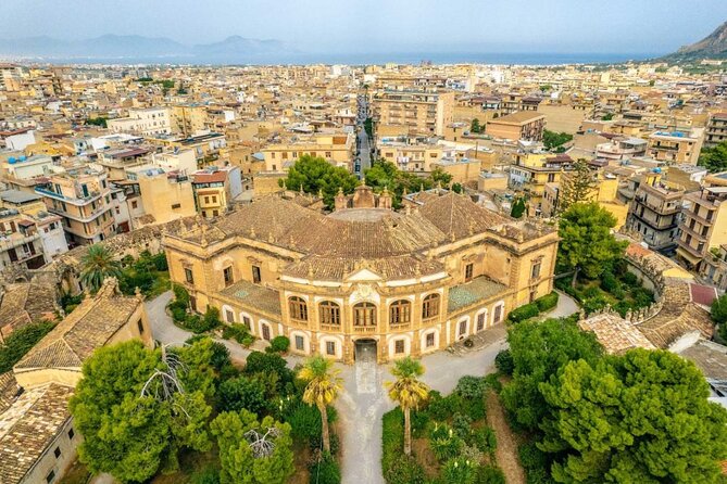Tour of Villa Palagonia and Street Food itinerary in Bagheria - Key points at a glance