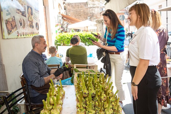 Trastevere & Campo de' Fiori Street Food Tour, Eat Like a Local - Santa Maria in Trastevere and its old fountain
