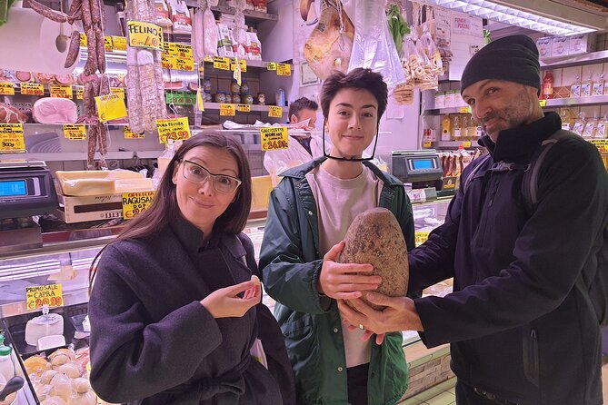 Trionfale Street Food Tour: Explore Rome's largest Grocery Market - Prati: Elegant streets after the market