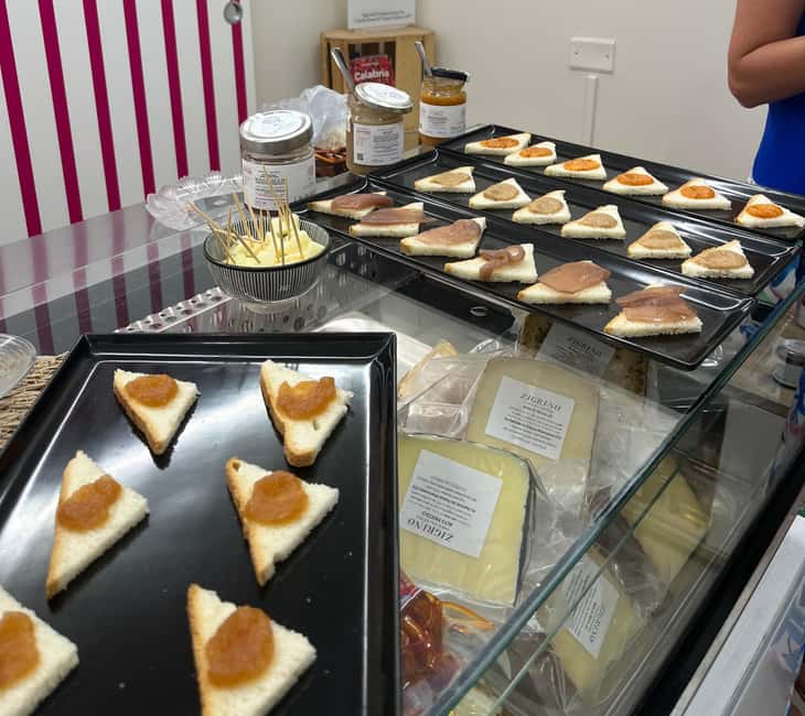 Tropea: Street Food Walking Tour - Red onions, cheese, and the first tastings