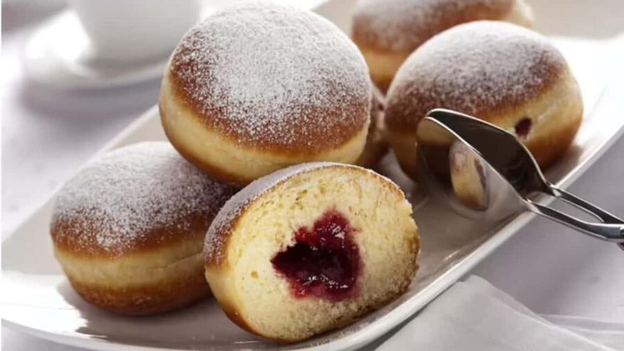 True Berlin Flavors – Street Food Tour at Alexanderplatz - SammyS Berliner Donuts and a sweet finish