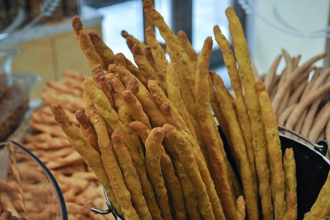 Turin: Sunset Food & Drinks Tour by Do Eat Better - Piazza Valdo Fusi: a Piedmont craft beer break