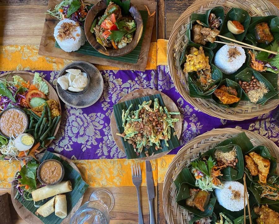 Ubud: Gianyar Night Market Food Tour with up to 17+ Tastings - Is $32 a fair price?