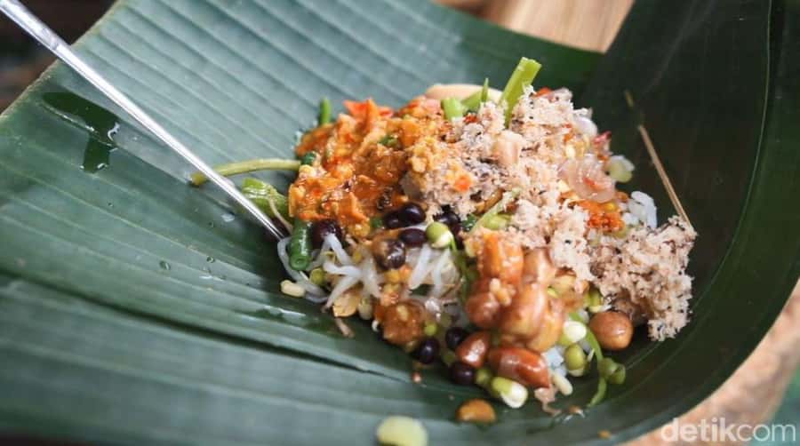 Ubud Traditional Night Market Food Tour-All Inclusive - Megibung and the social side of eating