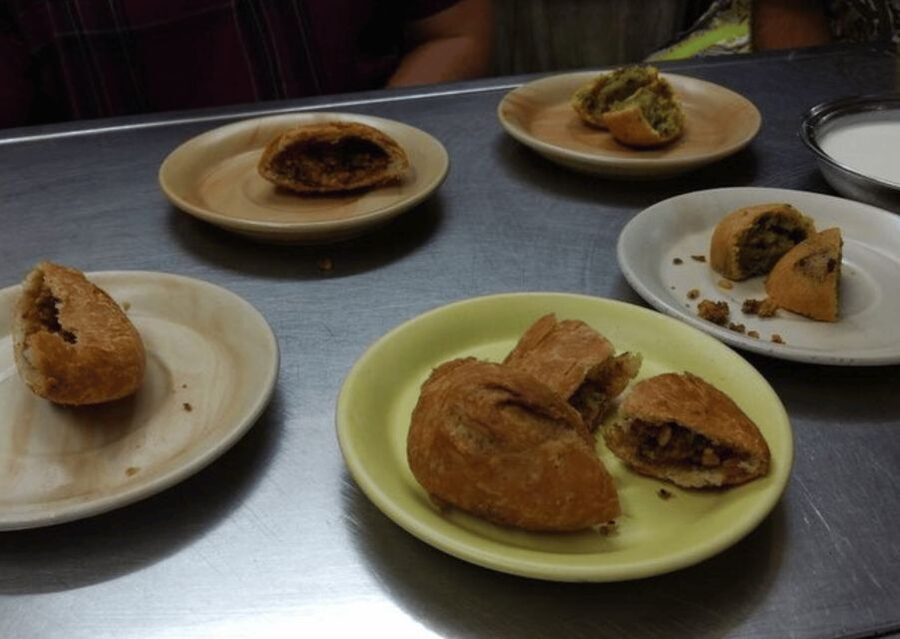 Udaipur: Street Food Crawl (2 Hours Local Food Tasting Tour) - What the guide adds, and where the tour may fall short