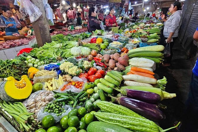Ultimate Siem Reap Food Tour by Tuk Tuk - 20 Tastings, 8 Stops - Seafood and Kampot pepper at Wat Bo