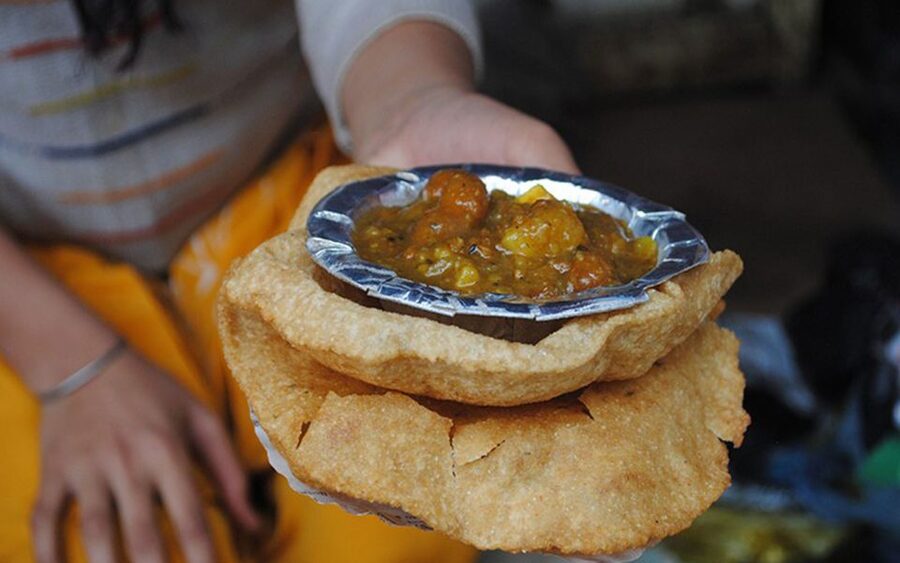Varanasi: Night Tour with Aarti Ceremony and Street Food - Key points to know before booking