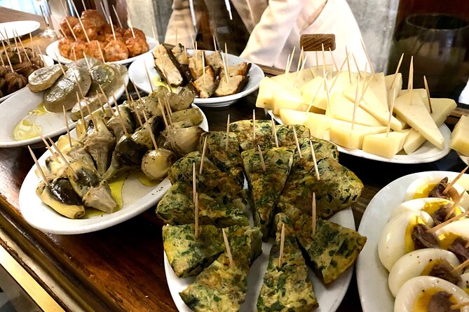 Venice Street Food Tour with Local Guide with Local Food Market Visit - The walk to Campo San Polo and the Frari