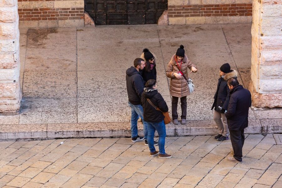 Verona: City Highlights & Street Food Walking Tour - Castelvecchio and Ponte degli Scaligeri
