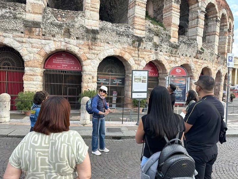 Verona: Street Food Tour and City Guided Sightseeing - The food stops: from cicchetto to gelato
