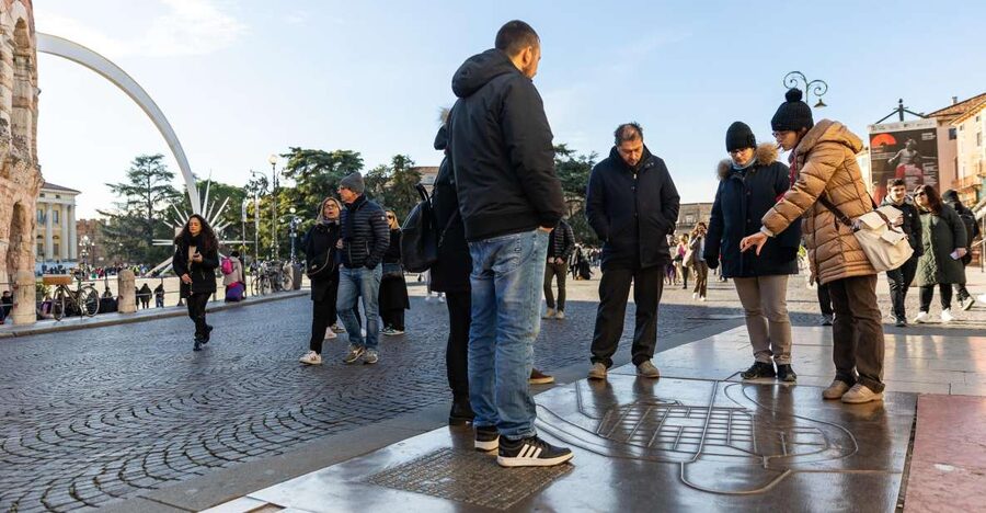 Verona: street food walking tour near the historical center - Piazza Bra gives you a grand opening