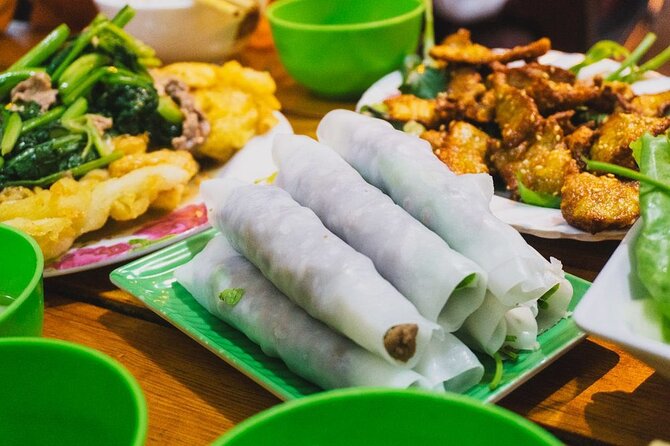 Walking Street Food Tour in Hanoi and Train Street - Why this food walk works in Hanoi
