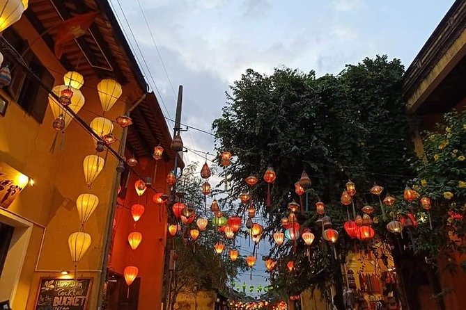 Walking Tour Hoi An city & Sampan Boat Ride with Colourful Lanterns,Night Market - Why an evening in Hoi An works so well