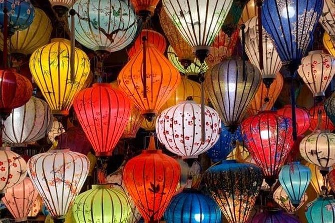 Walking Tour Hoi An city & Sampan Boat Ride with Colourful Lanterns,Night Market - The sampan ride on the Hoai River