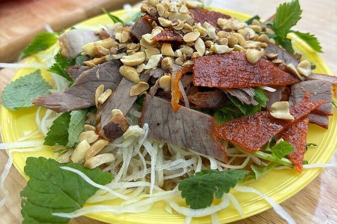 Walking Tour in Hanoi Old Quarter with Street Food & Coffee - Meeting at 41 P. Luong Van Can