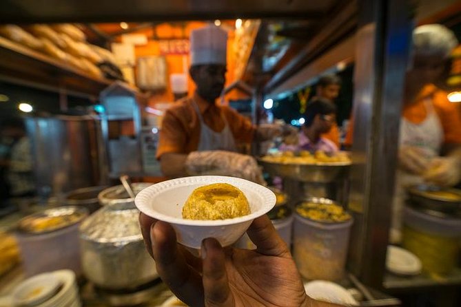 Winner Mumbai Street Food Tour in the World Top 20 by Guardian - Kyani & Co. starts the evening with old Mumbai character