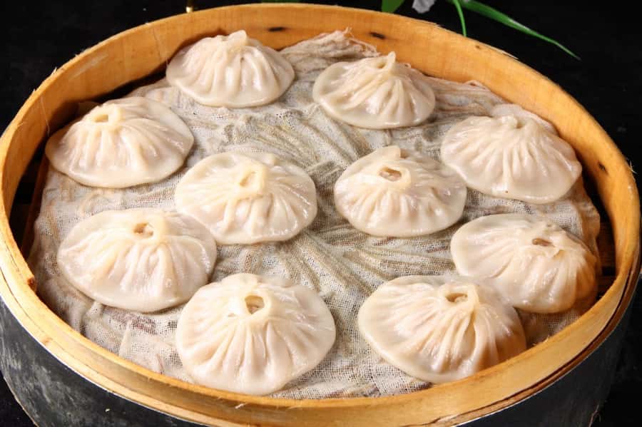 Xi'an: Gourmet & Street Food Tour - Rou jia mo at a century-old restaurant