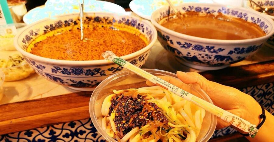 Xi'an Muslim Quarter Night Market Foodie Walking Tour - Entering Xi’an’s Muslim Quarter after dark