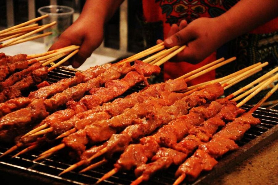 Xi'an Muslim Quarter Night Market Foodie Walking Tour - What you might taste during the evening