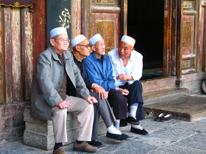 Xi'an Muslim Quarter Night Market Foodie Walking Tour - The main snack street is only the beginning