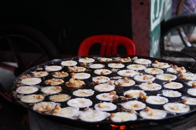 Yangon Evening Street Food and Market Walking Tour - Tea-leaf salad, Myanmar’s punchy side dish