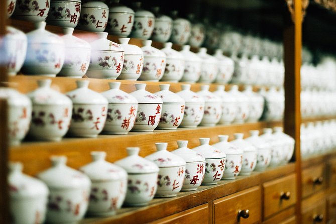 Yansan Night Market Food Tour - What the small group adds