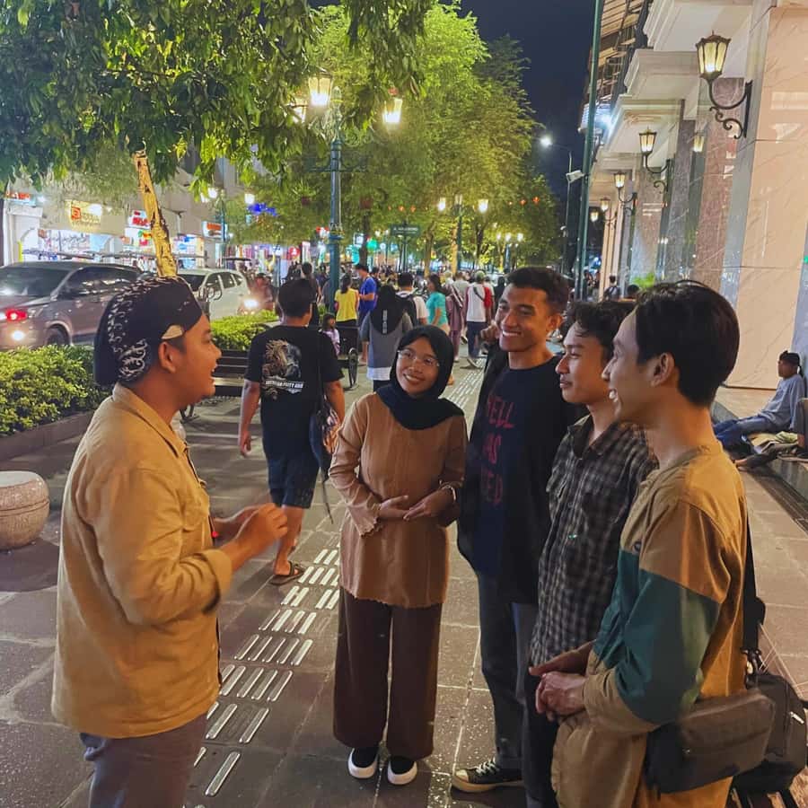 Yogyakarta: Night Walking & Street Food Tour - Key points at a glance